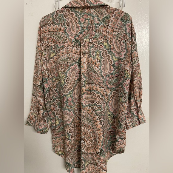 Lightweight Printed Blouse - Picture 3 of 3